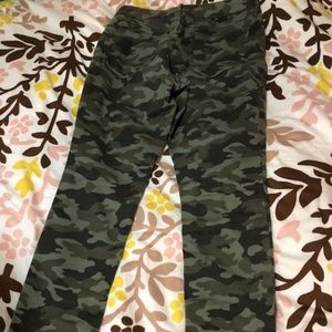 Ankle length frayed Old Navy Rockstar Pants